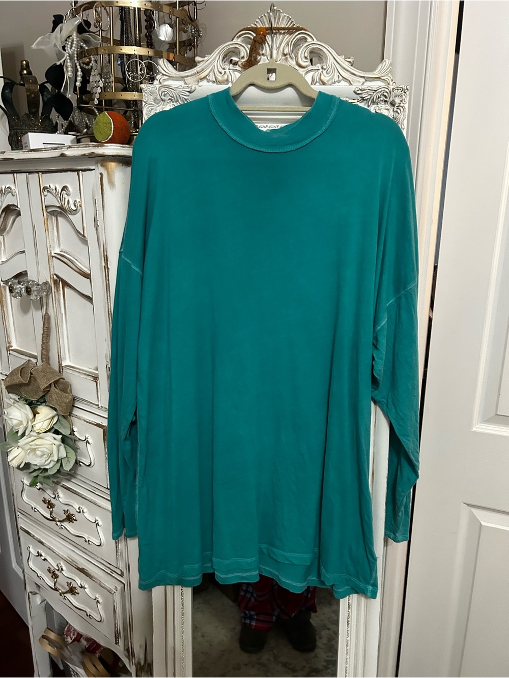 We the free be free tunic XL